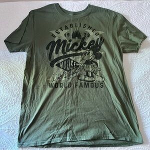 DISNEY PARKS MICKEY MOUSE graphic‎ t-shirt